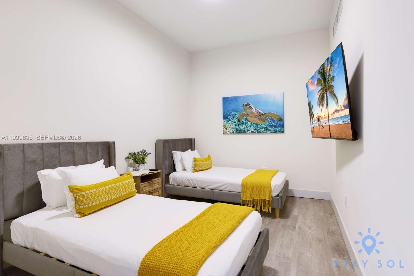 COSTA HOLLYWOOD CONDO - Residential