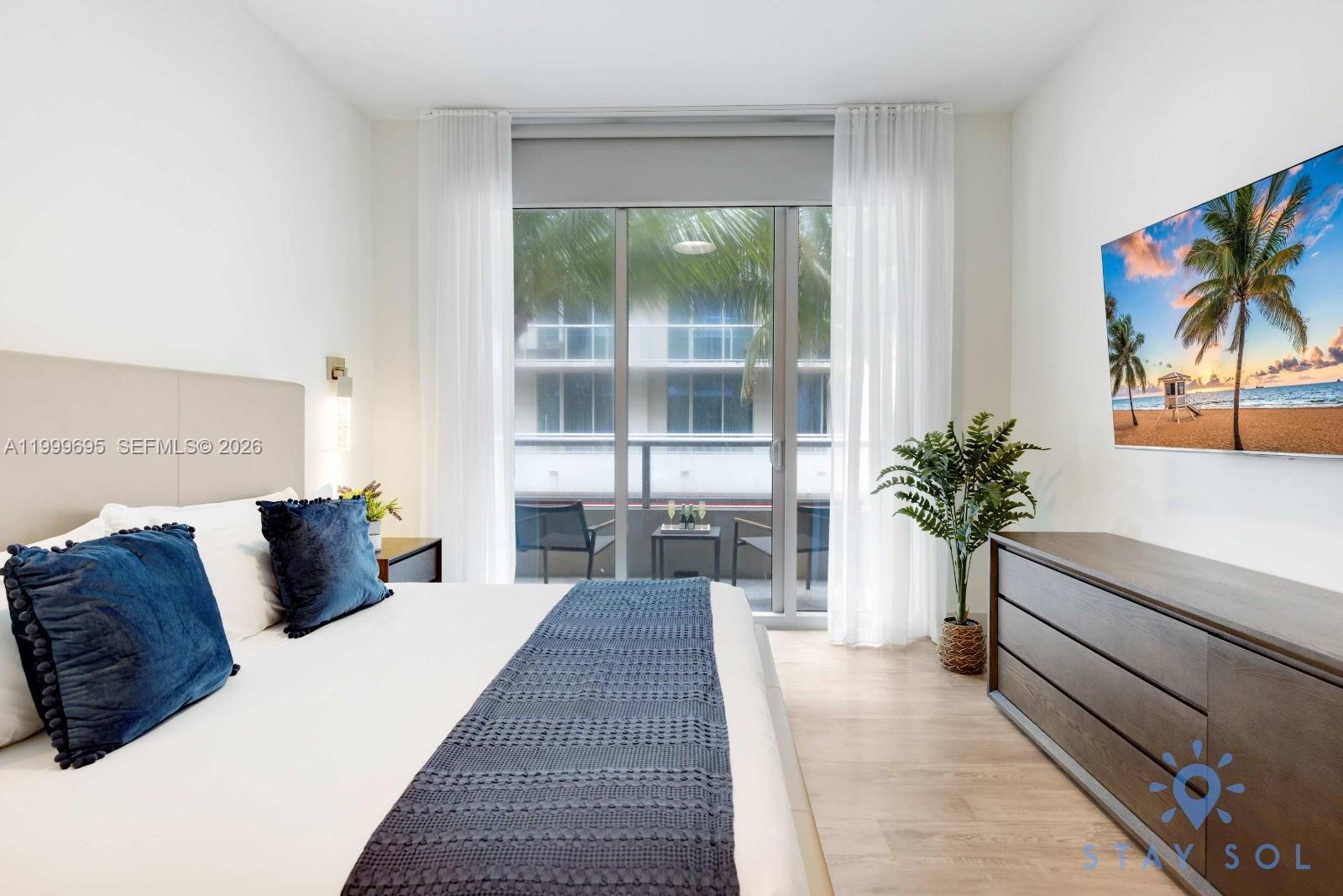 COSTA HOLLYWOOD CONDO - Residential