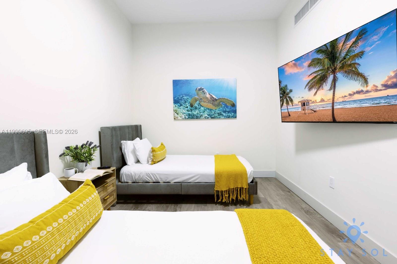 COSTA HOLLYWOOD CONDO - Residential