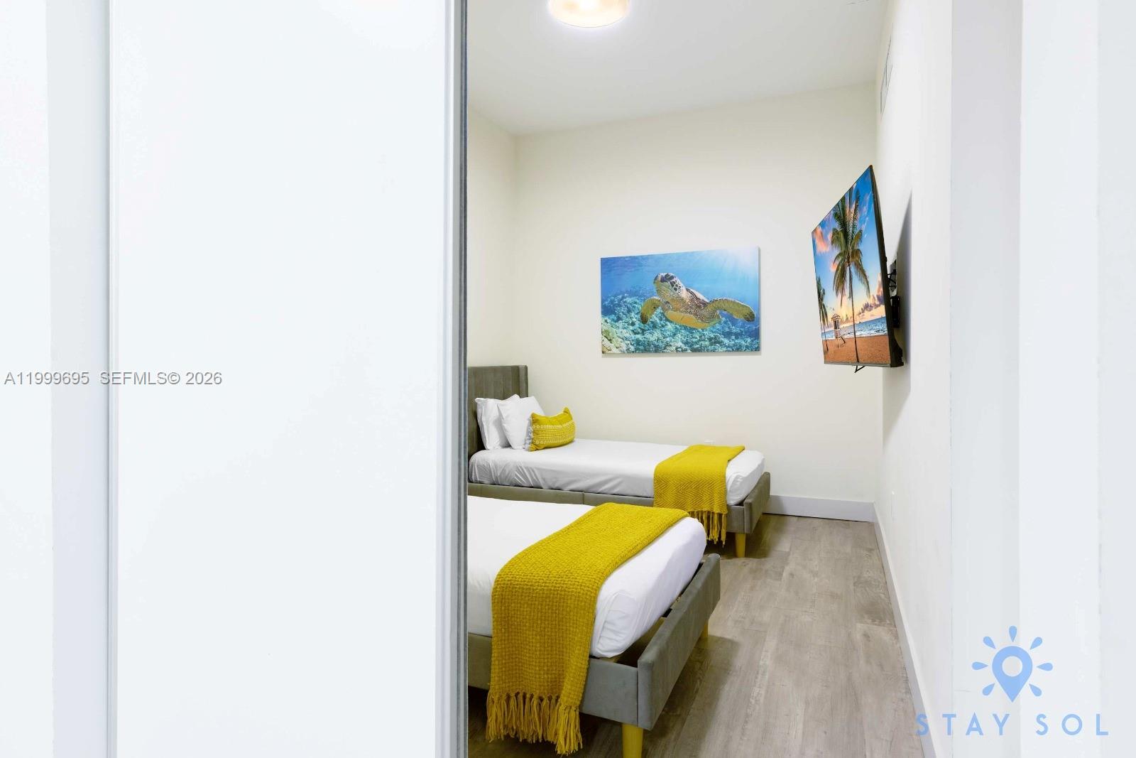 COSTA HOLLYWOOD CONDO - Residential