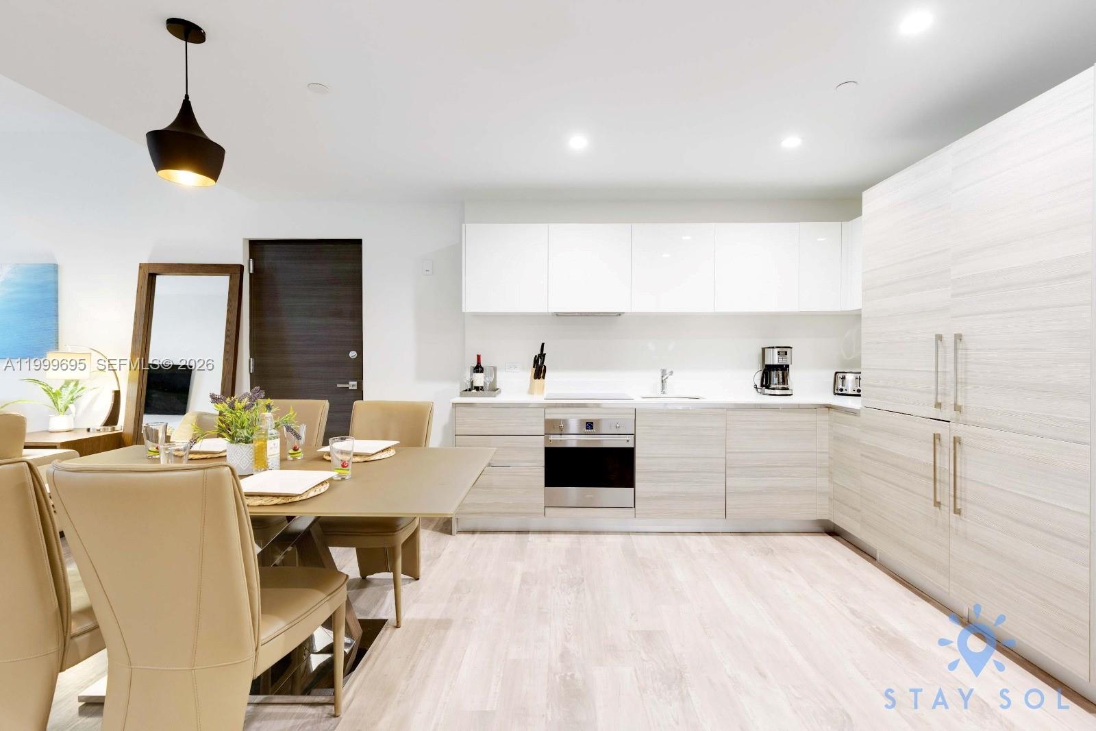 COSTA HOLLYWOOD CONDO - Residential