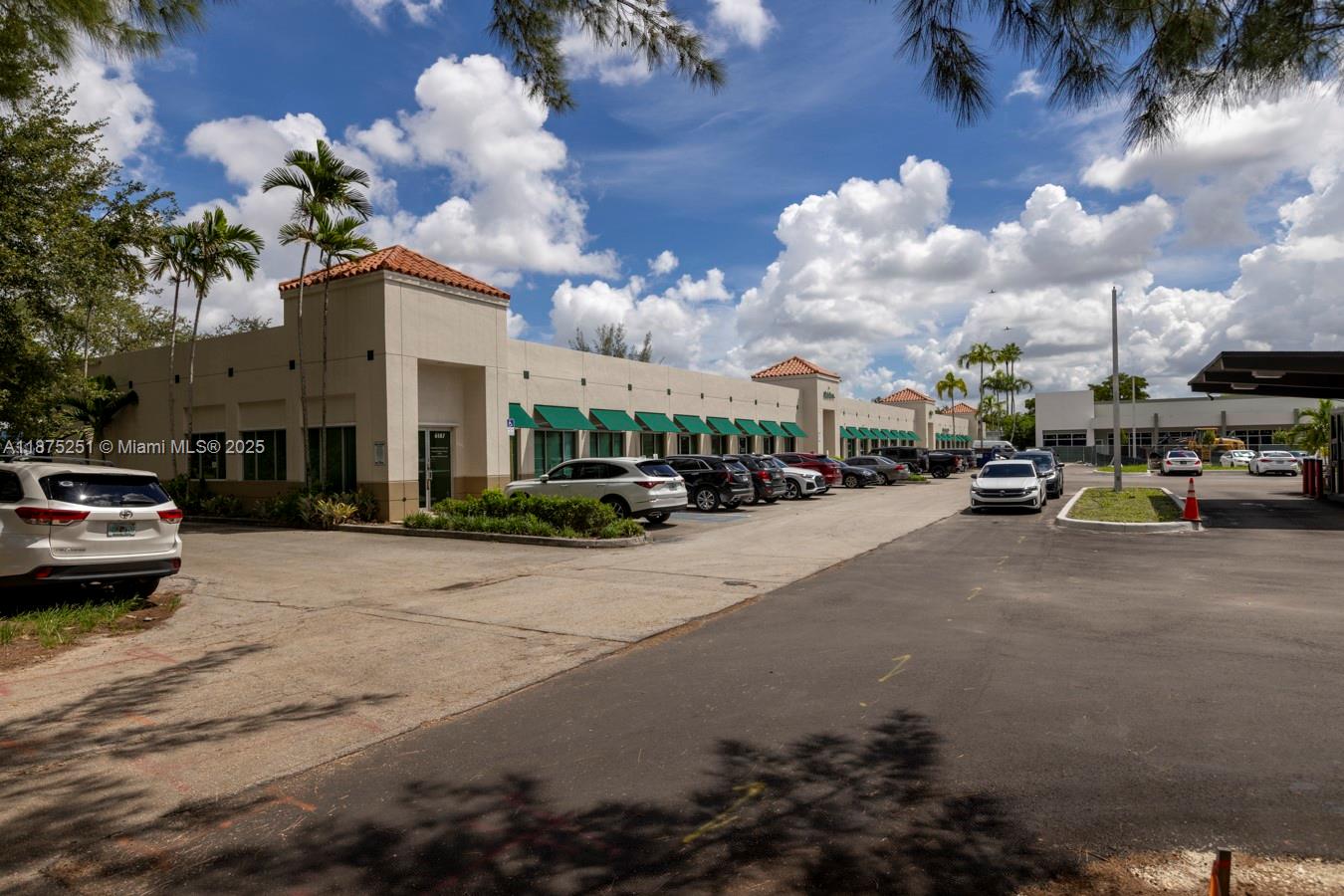 6181 Miami Lakes Dr E