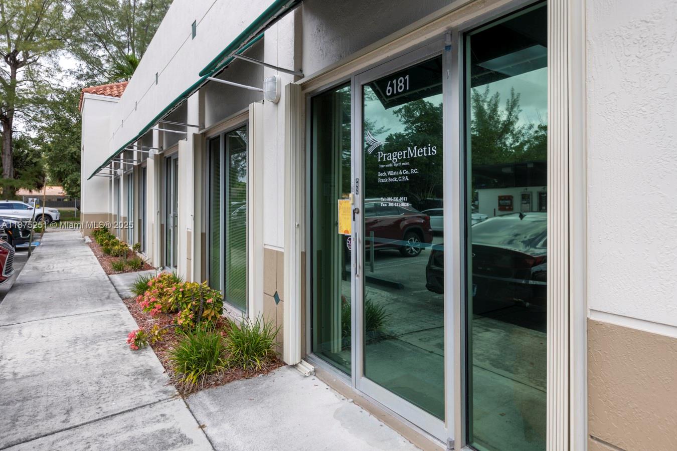 6181 Miami Lakes Dr E