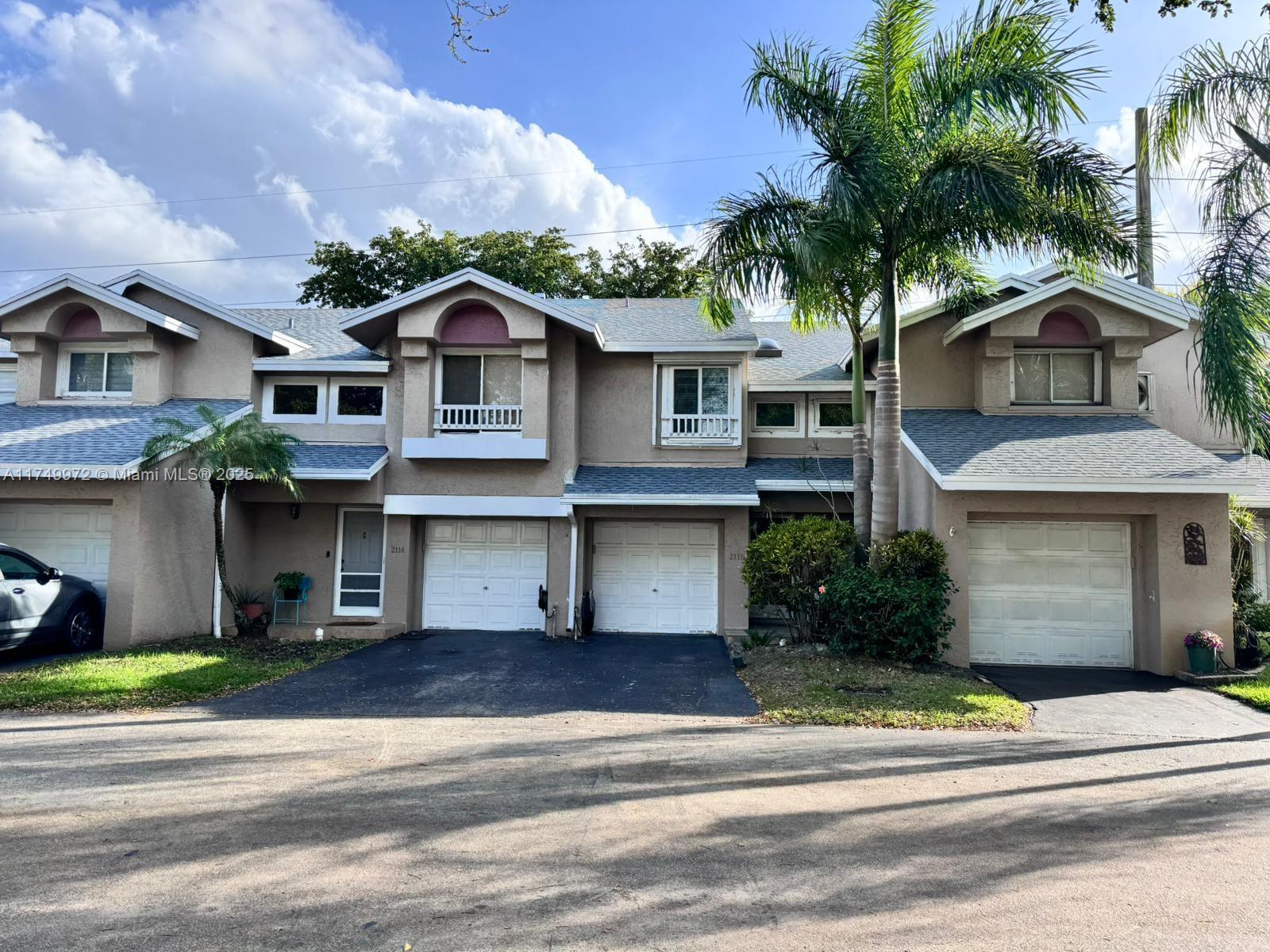 Property for Sale at 2116 W Discovery Cir W Cir, Deerfield Beach, Broward County, Florida - Bedrooms: 2 
Bathrooms: 3  - $379,900