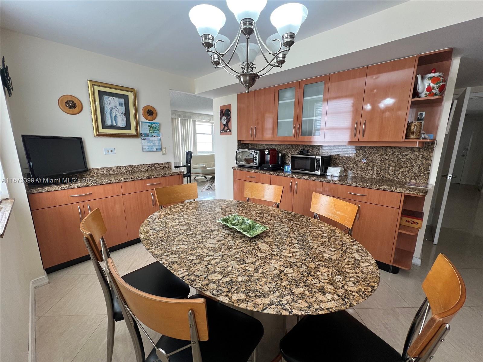 WINSTON TOWERS 200 - Residential