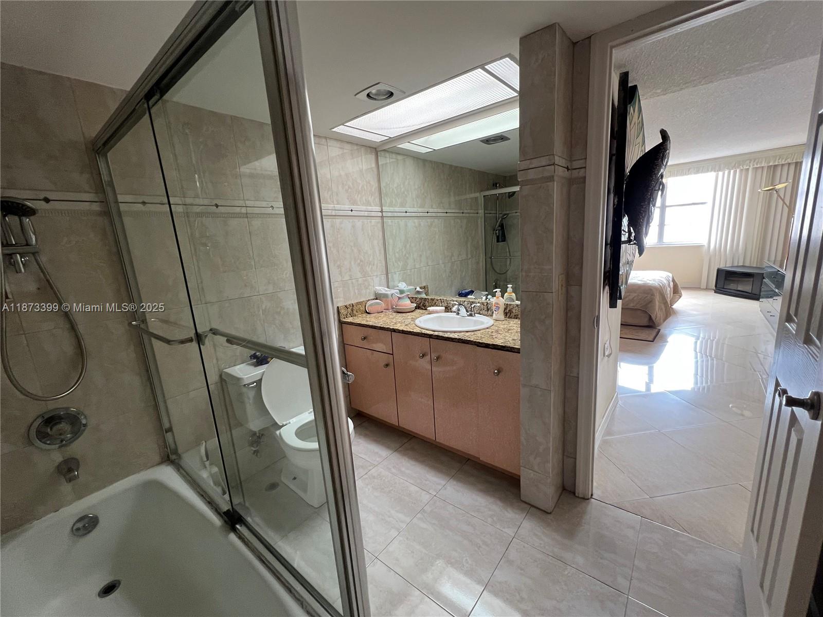 WINSTON TOWERS 200 - Residential