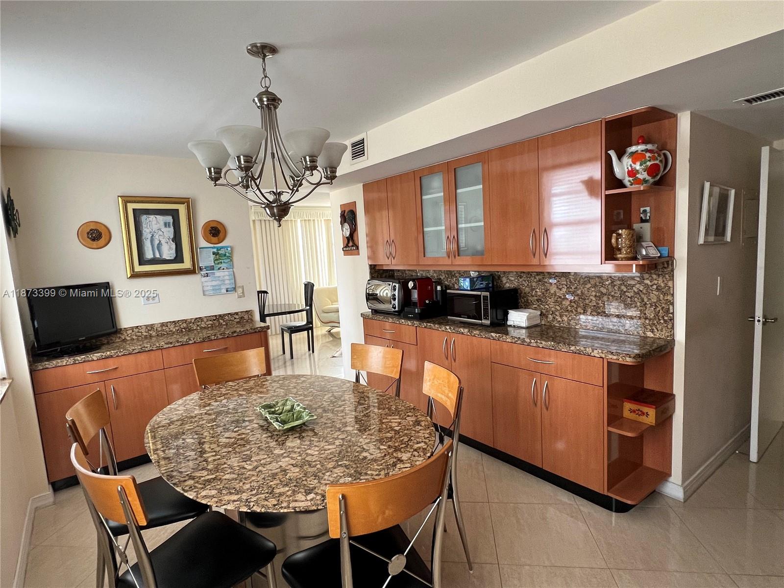 WINSTON TOWERS 200 - Residential