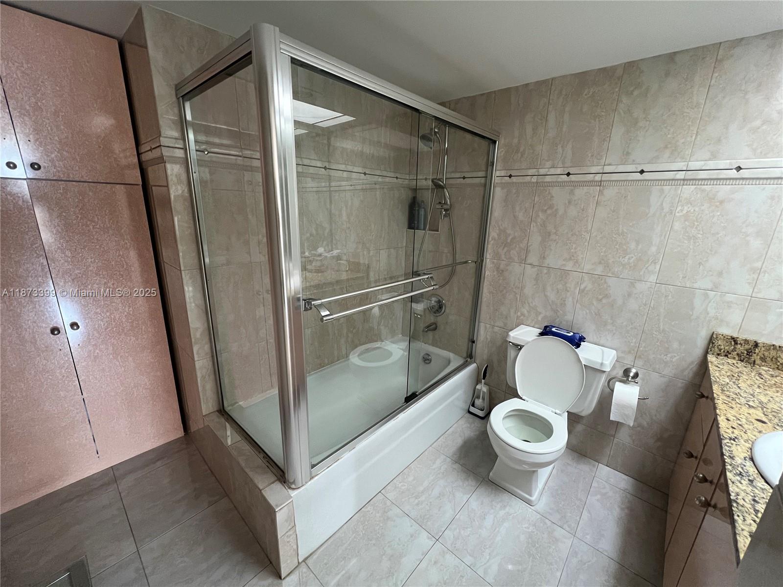 WINSTON TOWERS 200 - Residential