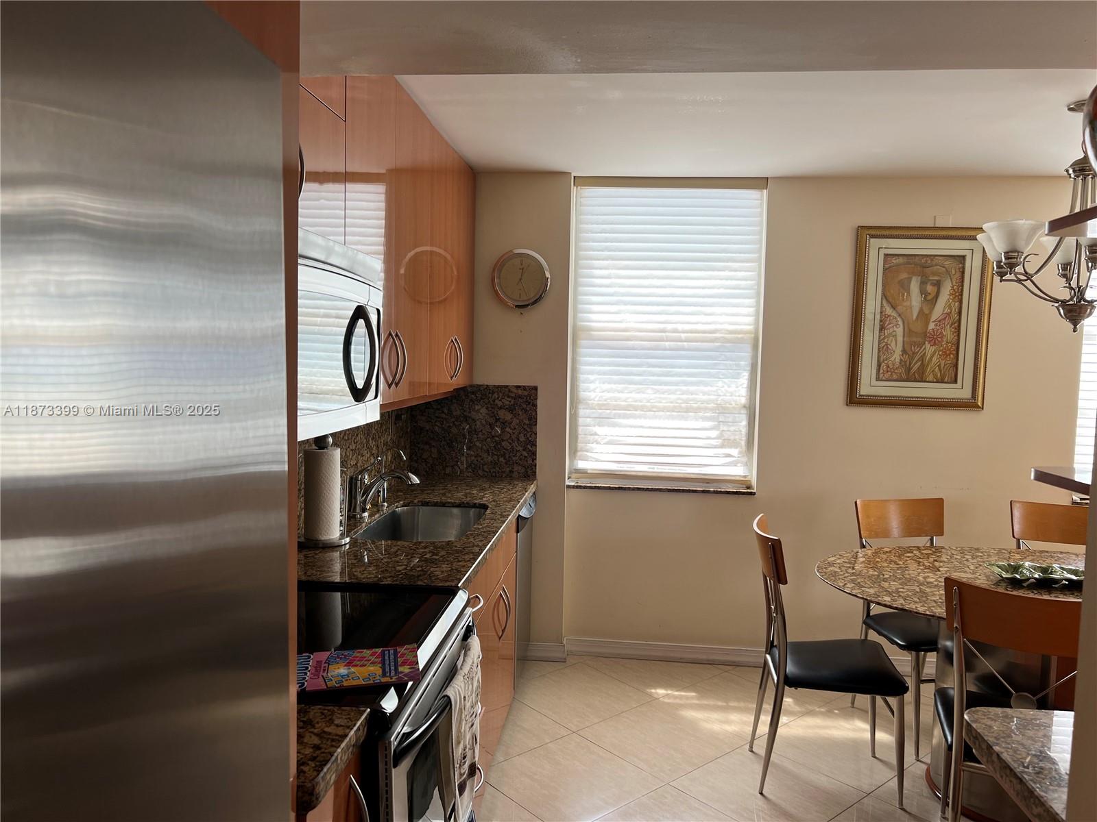 WINSTON TOWERS 200 - Residential