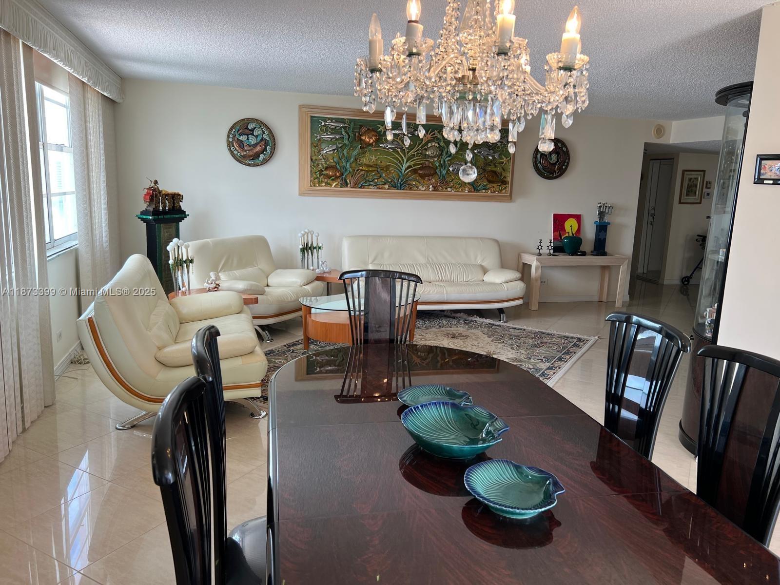 WINSTON TOWERS 200 - Residential