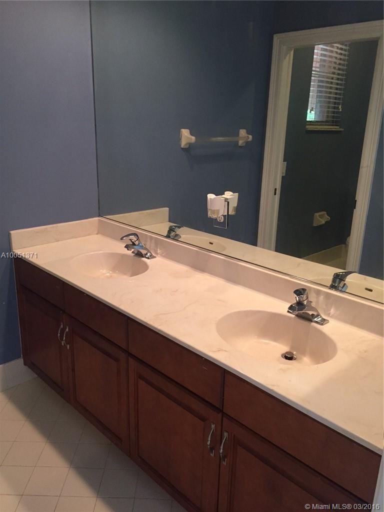 Sunset Lakes Two 166-24 B - Residential Lease