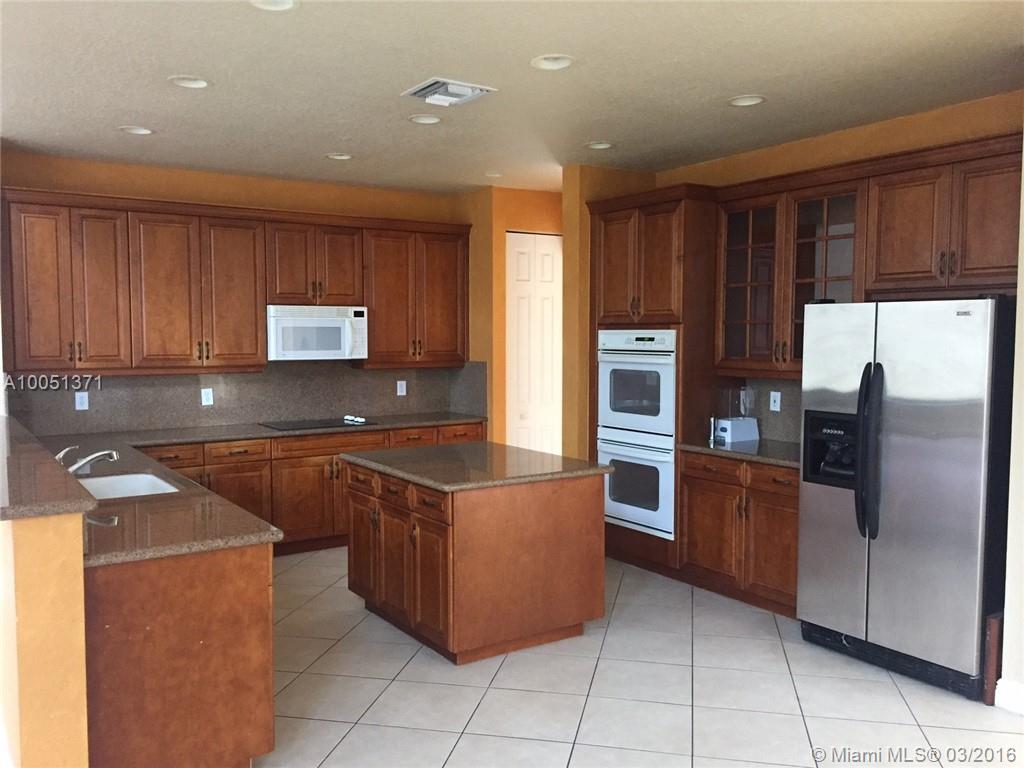 Sunset Lakes Two 166-24 B - Residential Lease