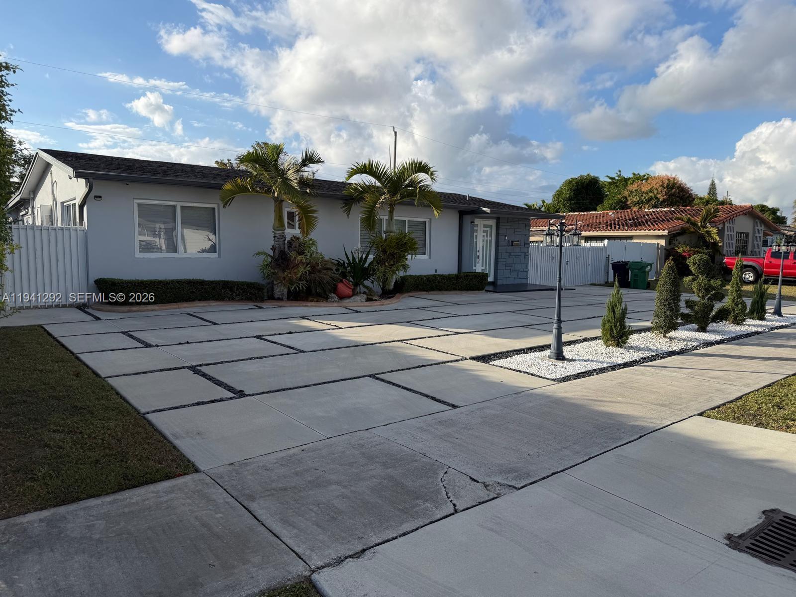 CORAL GARDENS - Residential Lease