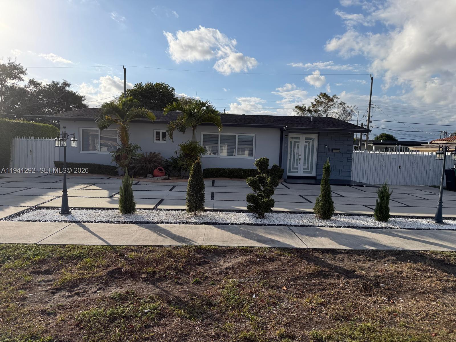 CORAL GARDENS - Residential Lease