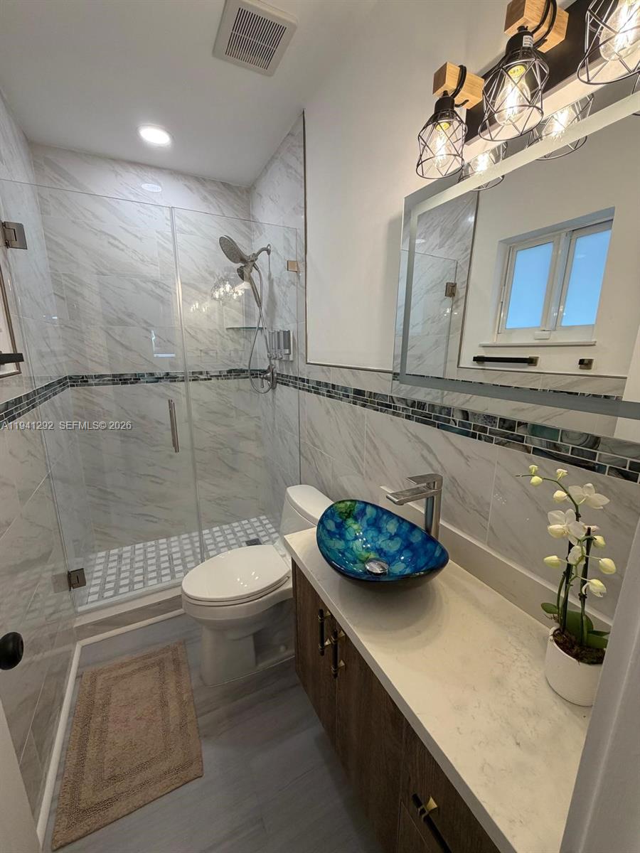 CORAL GARDENS - Residential Lease