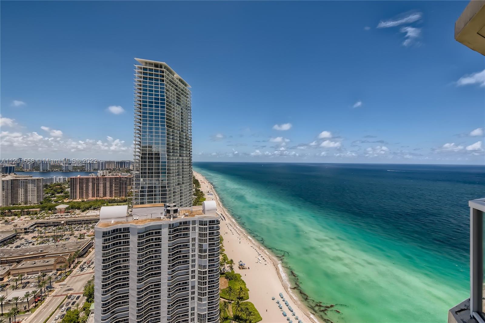 LA PERLA CONDO - Residential Lease