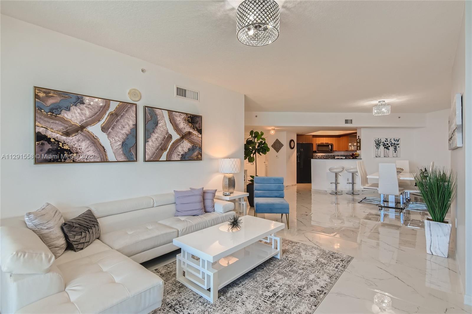 LA PERLA CONDO - Residential Lease