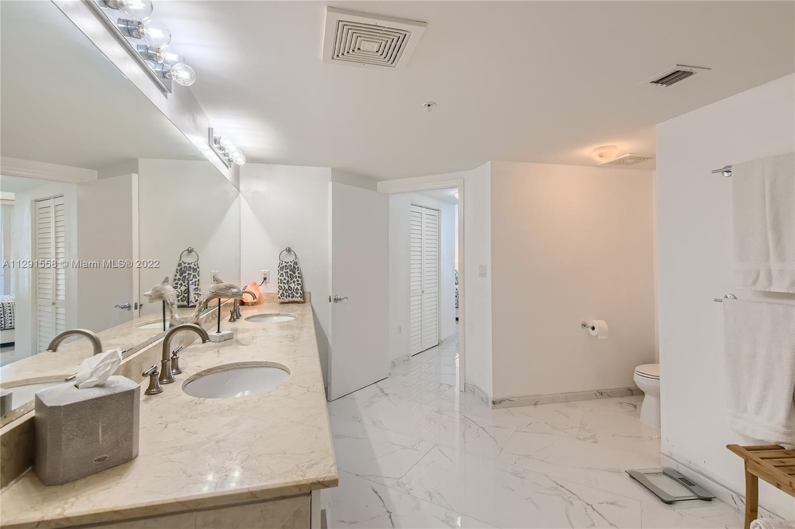LA PERLA CONDO - Residential Lease