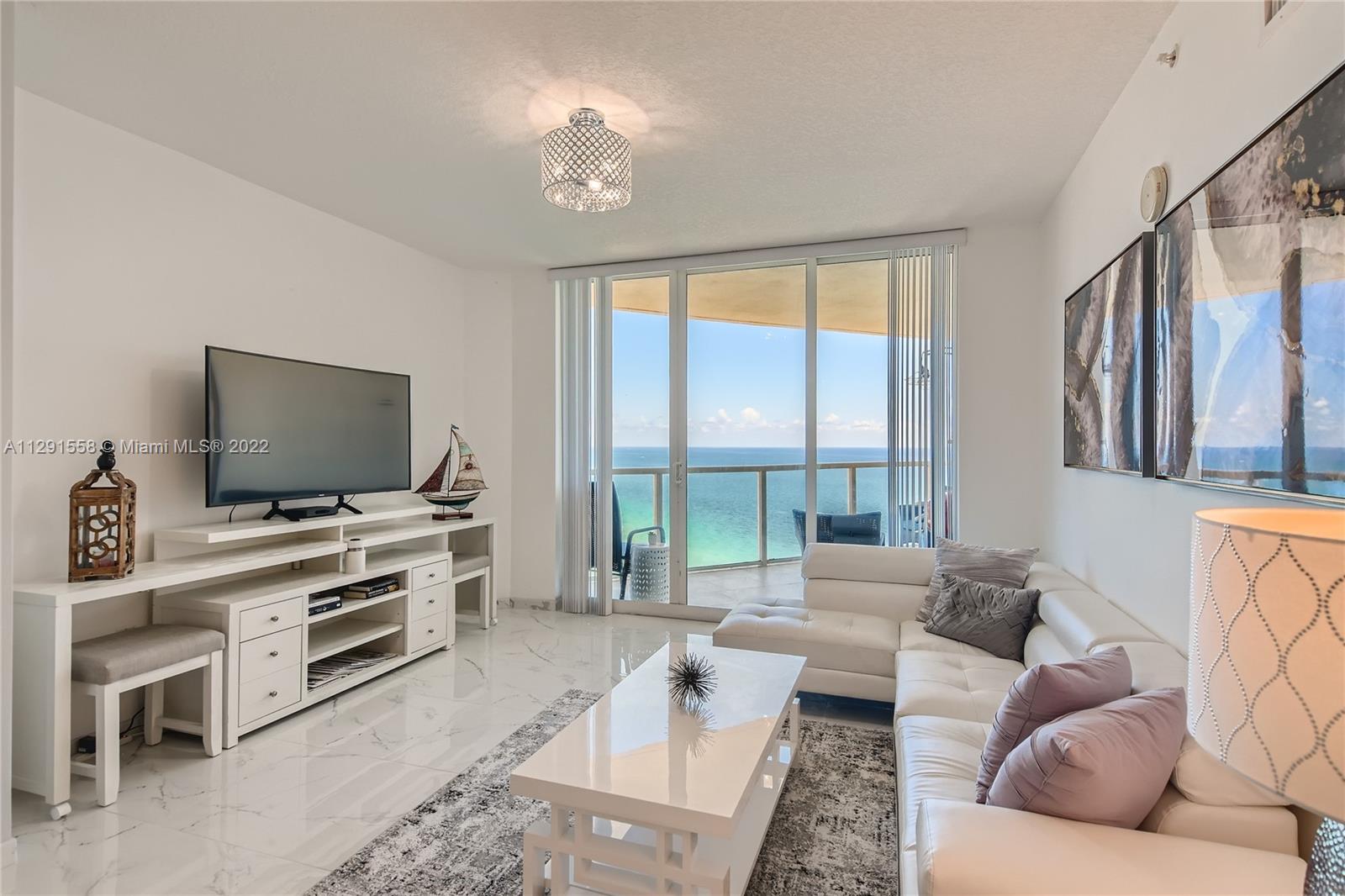 LA PERLA CONDO - Residential Lease