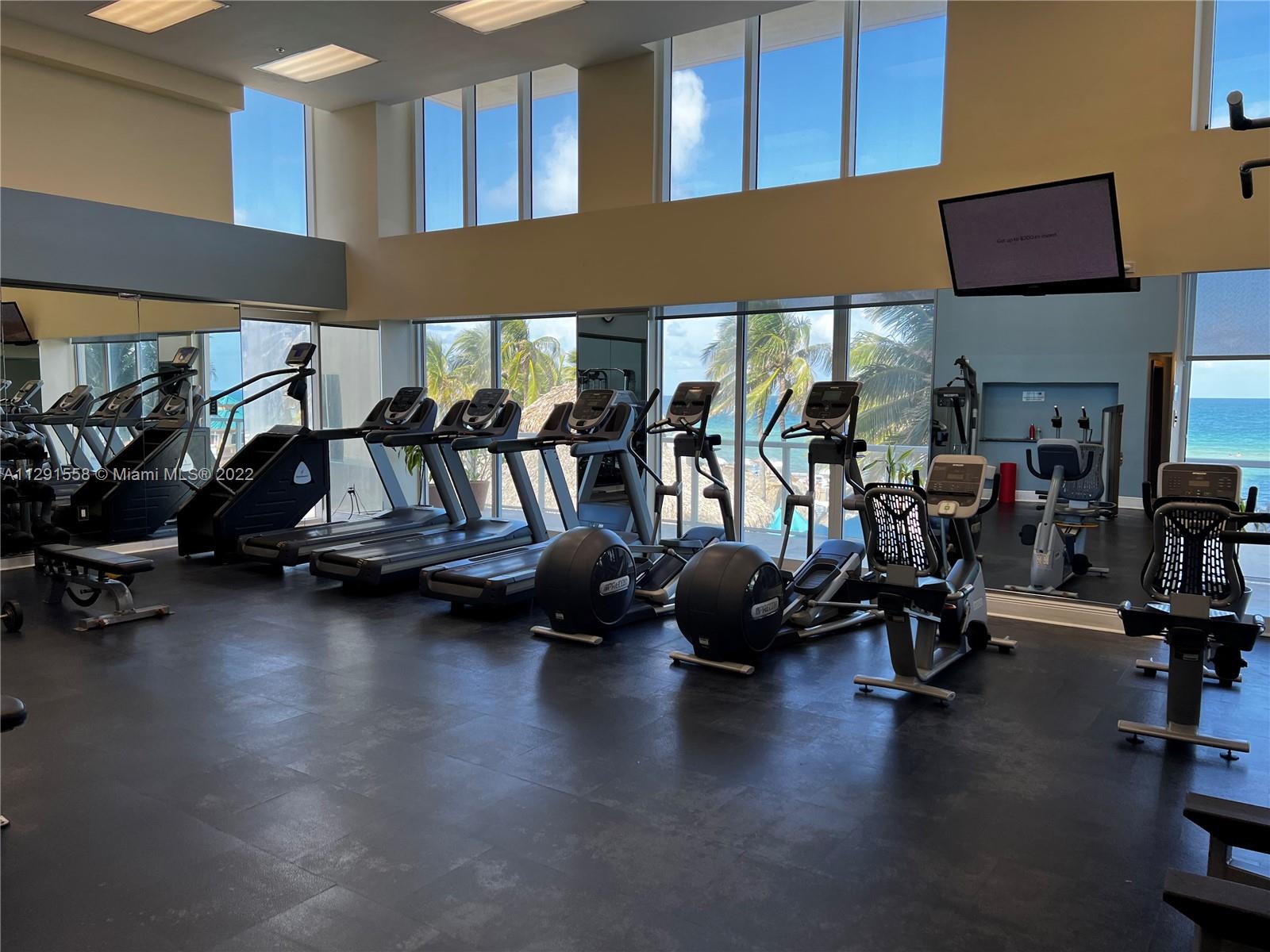 LA PERLA CONDO - Residential Lease