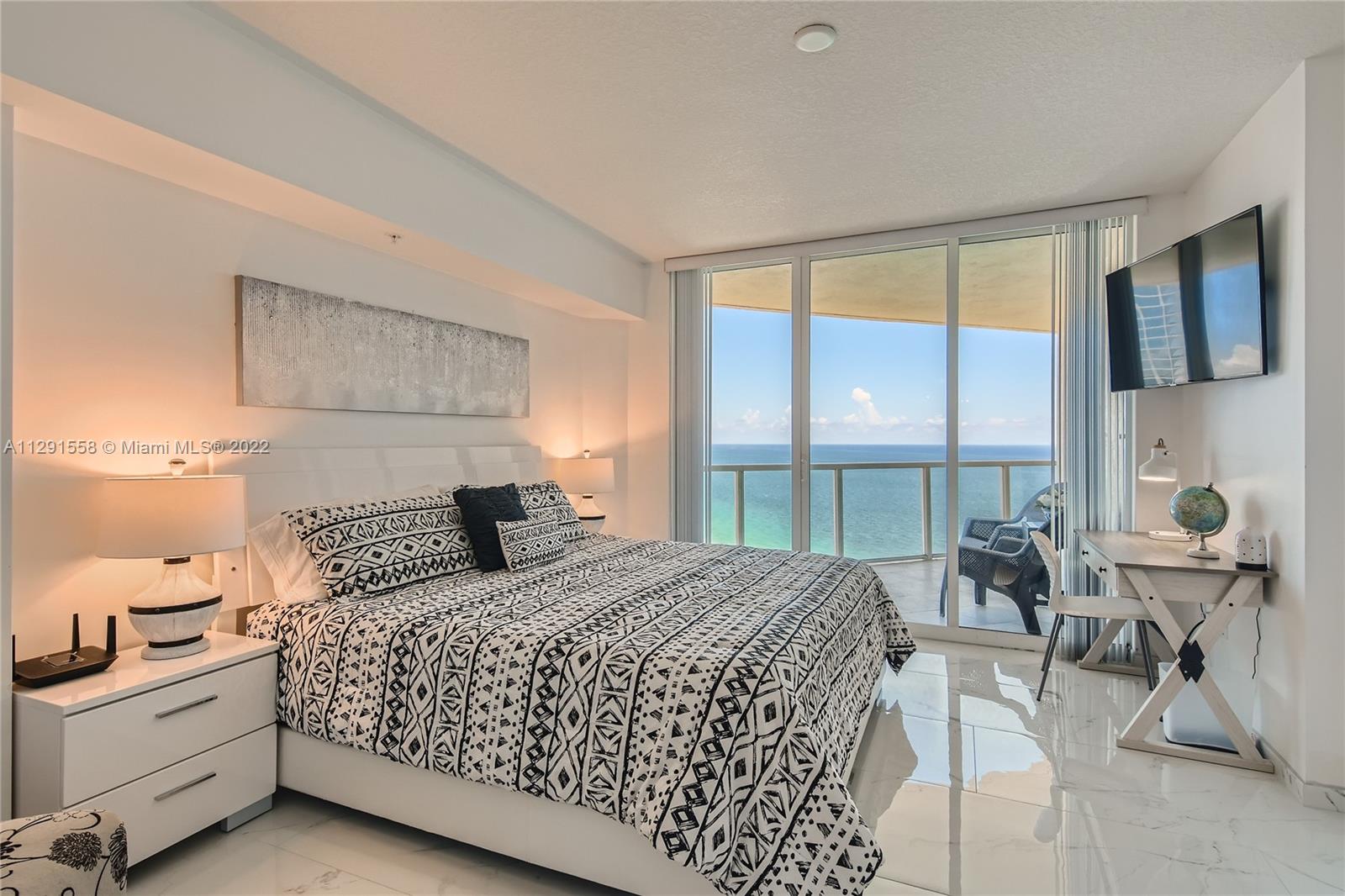 LA PERLA CONDO - Residential Lease
