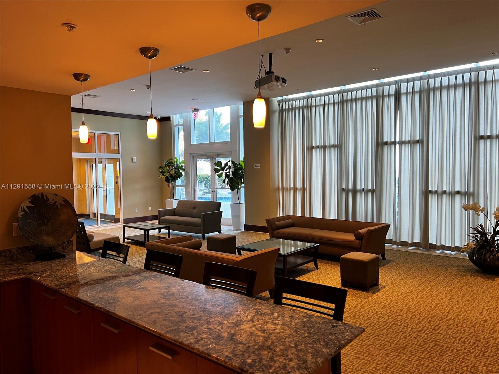 LA PERLA CONDO - Residential Lease