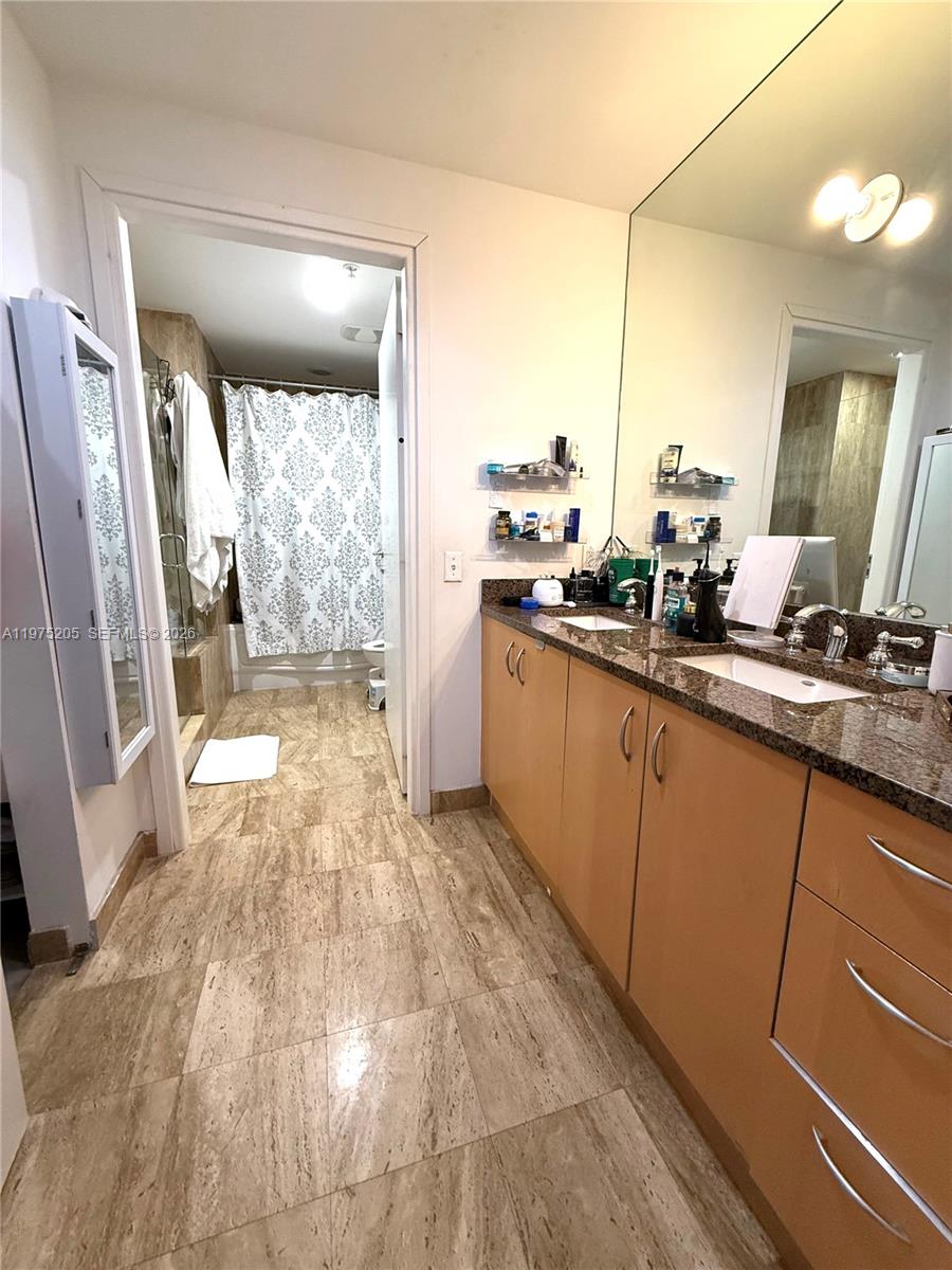 MET 1 CONDO - Residential