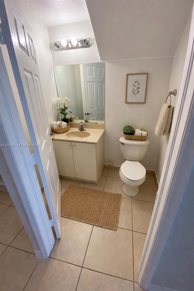 SANTORINI AT VIZCAYA - Residential