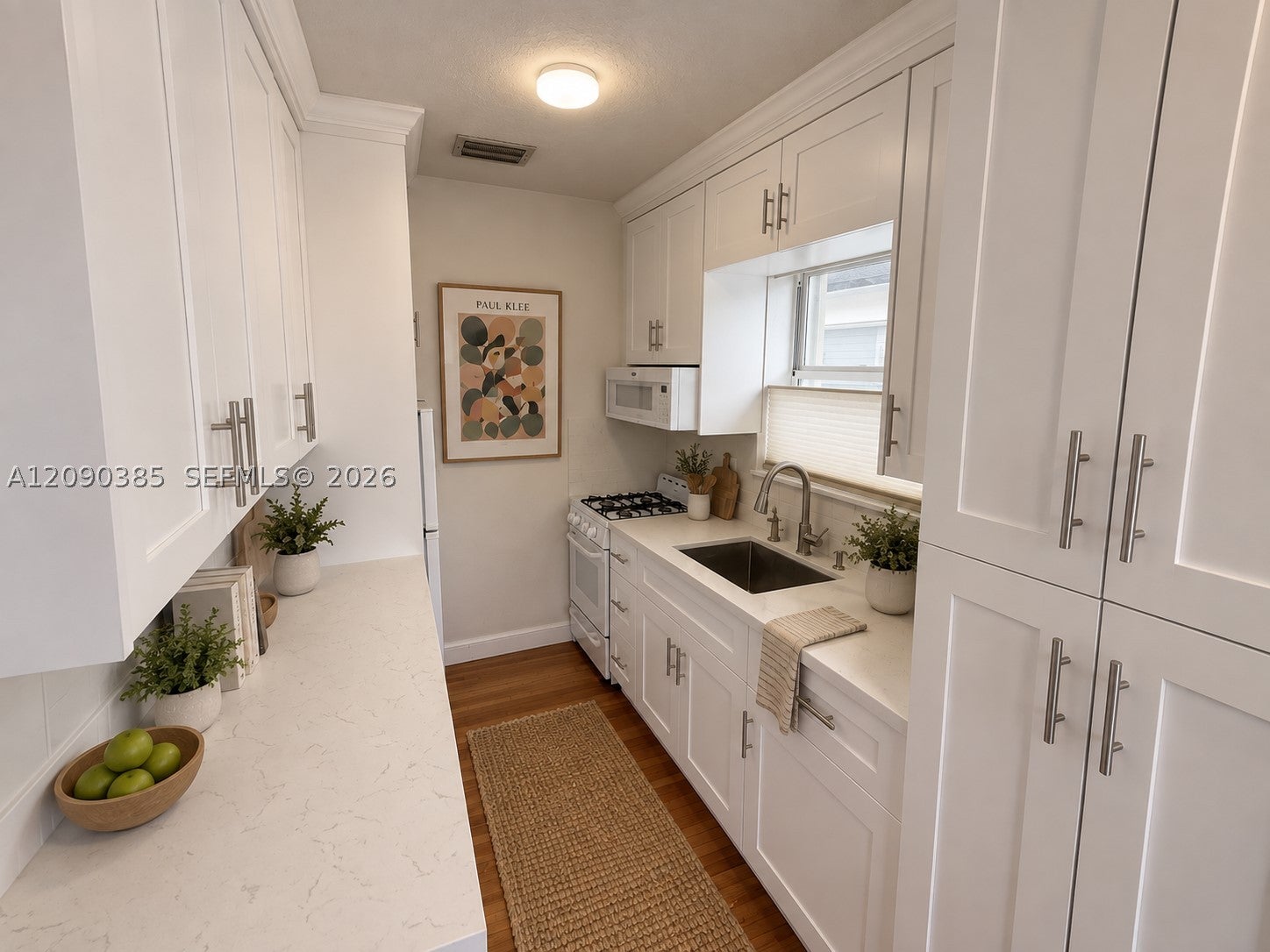 210 Mendoza Ave 6