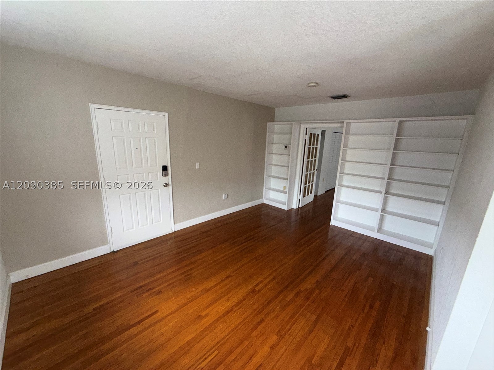 210 Mendoza Ave 6