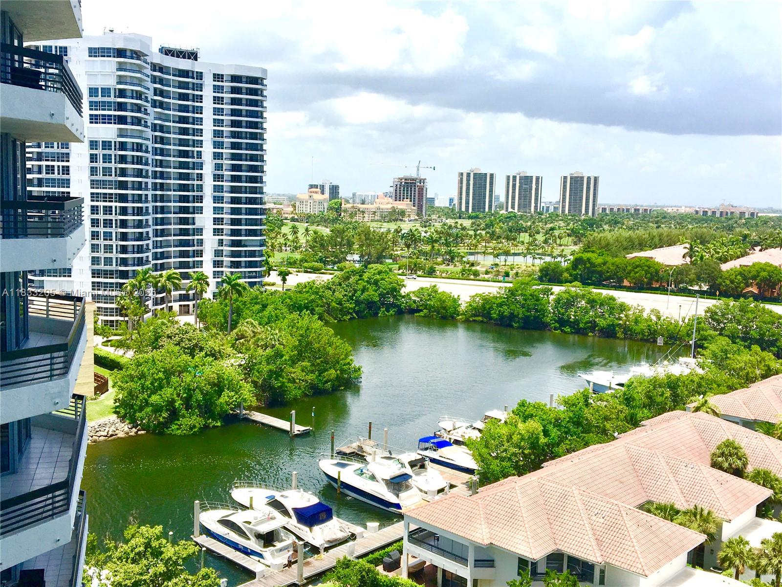 MYSTIC POINTE TOWER 500 C - Residential