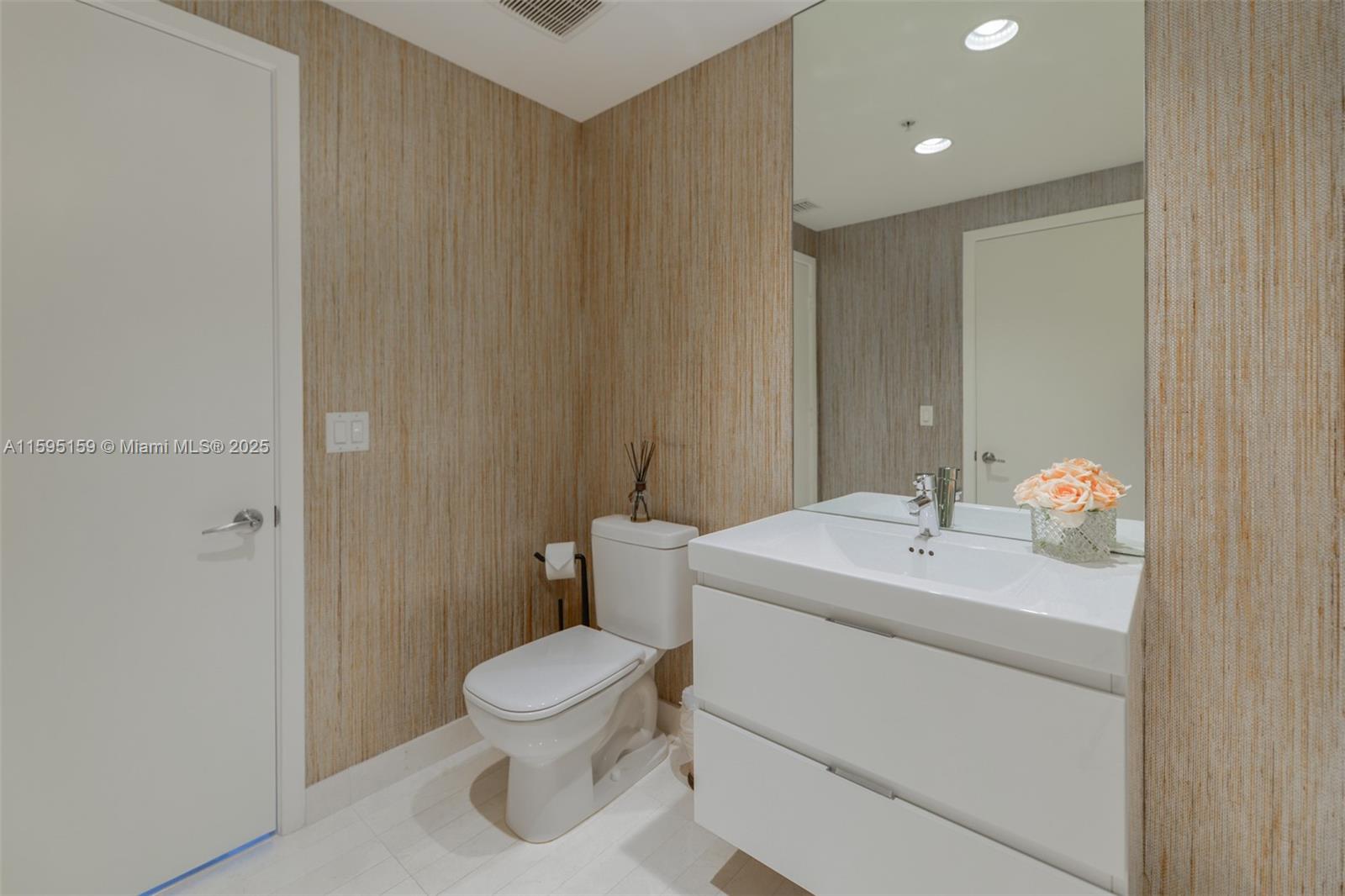 MARINA PALMS RESIDENCES S - Residential