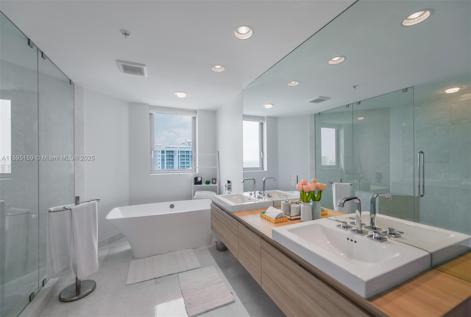 MARINA PALMS RESIDENCES S - Residential