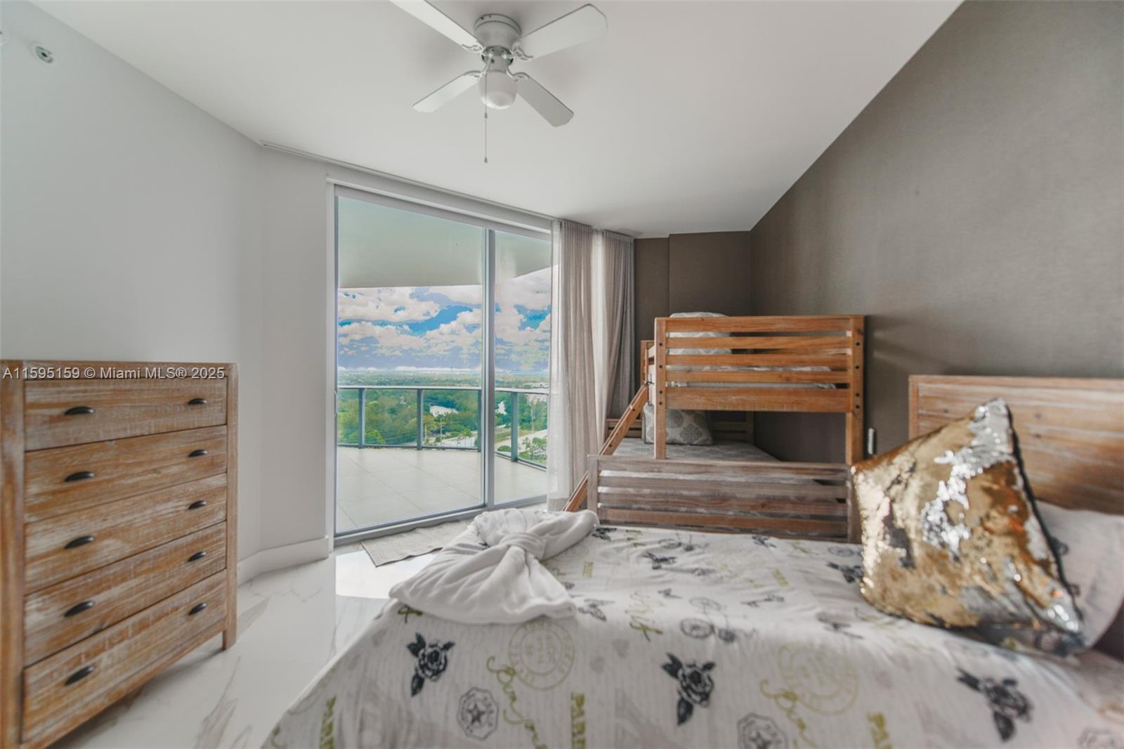 MARINA PALMS RESIDENCES S - Residential
