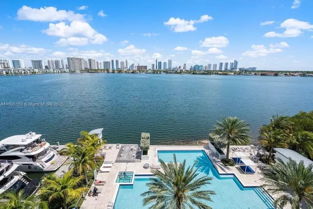 MARINA PALMS RESIDENCES S - Residential