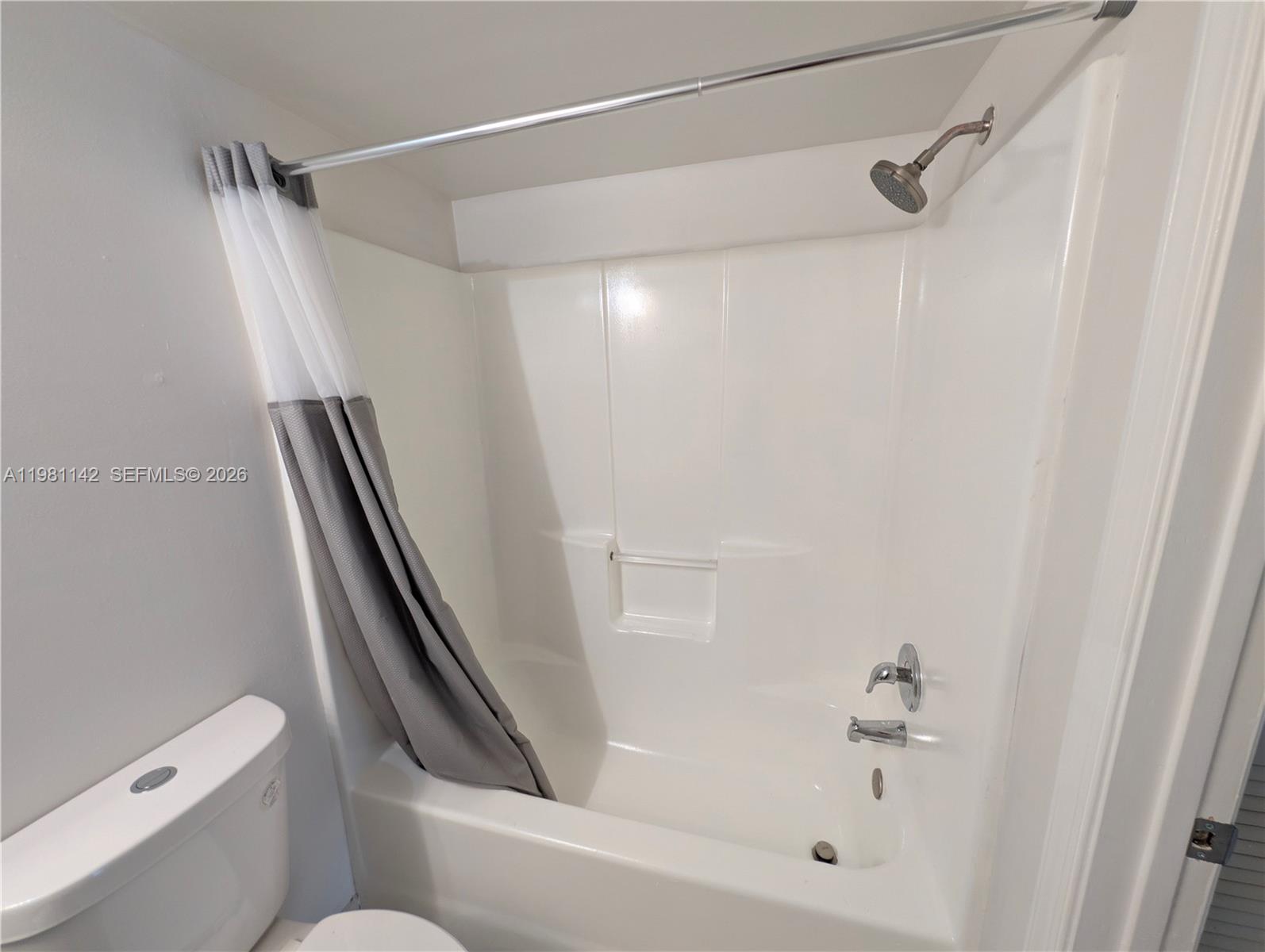 LAKEWOOD AT EMERALD HILLS - Residential Lease