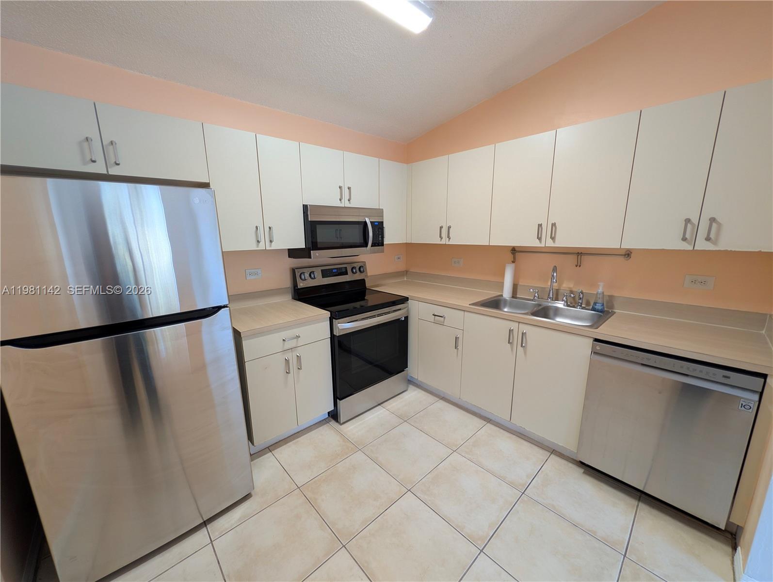 LAKEWOOD AT EMERALD HILLS - Residential Lease