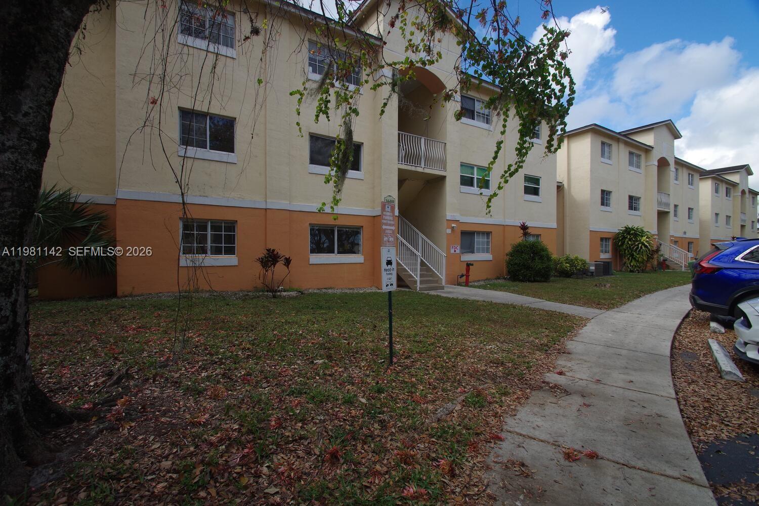 LAKEWOOD AT EMERALD HILLS - Residential Lease