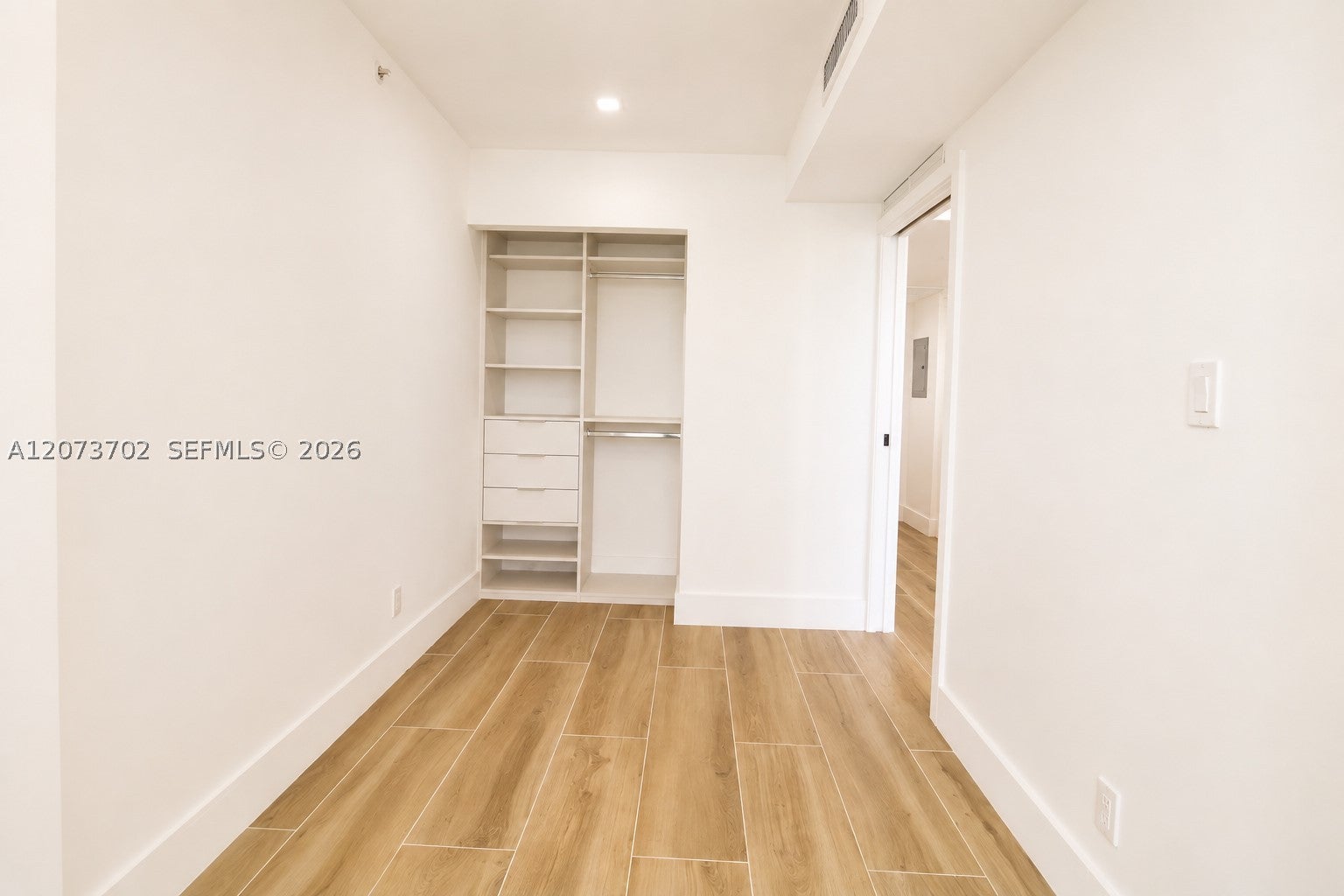 5601 Collins Ave 1009