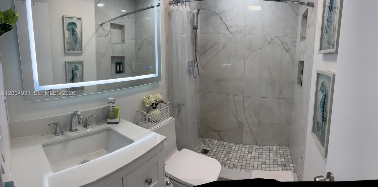 OAKRIDGE S CONDO - Residential