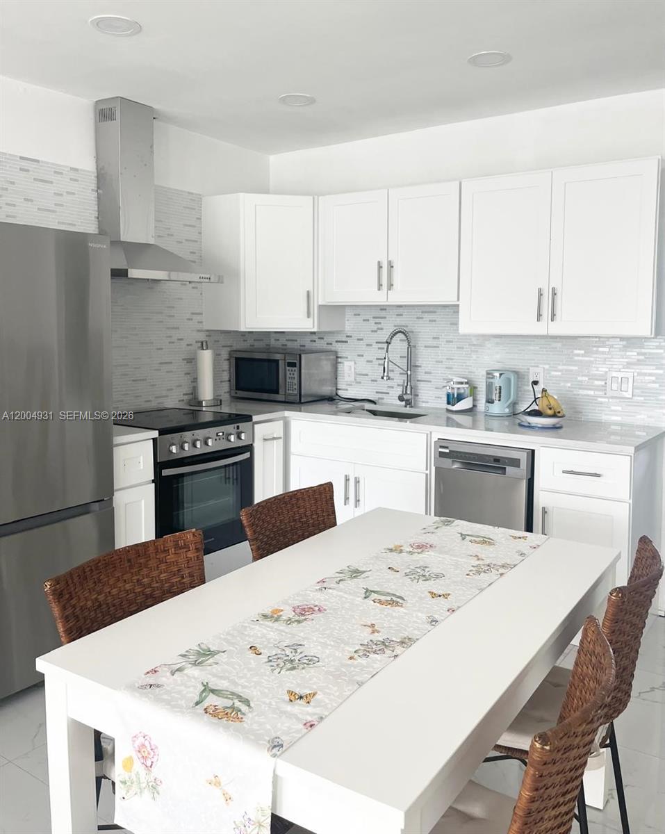 OAKRIDGE S CONDO - Residential