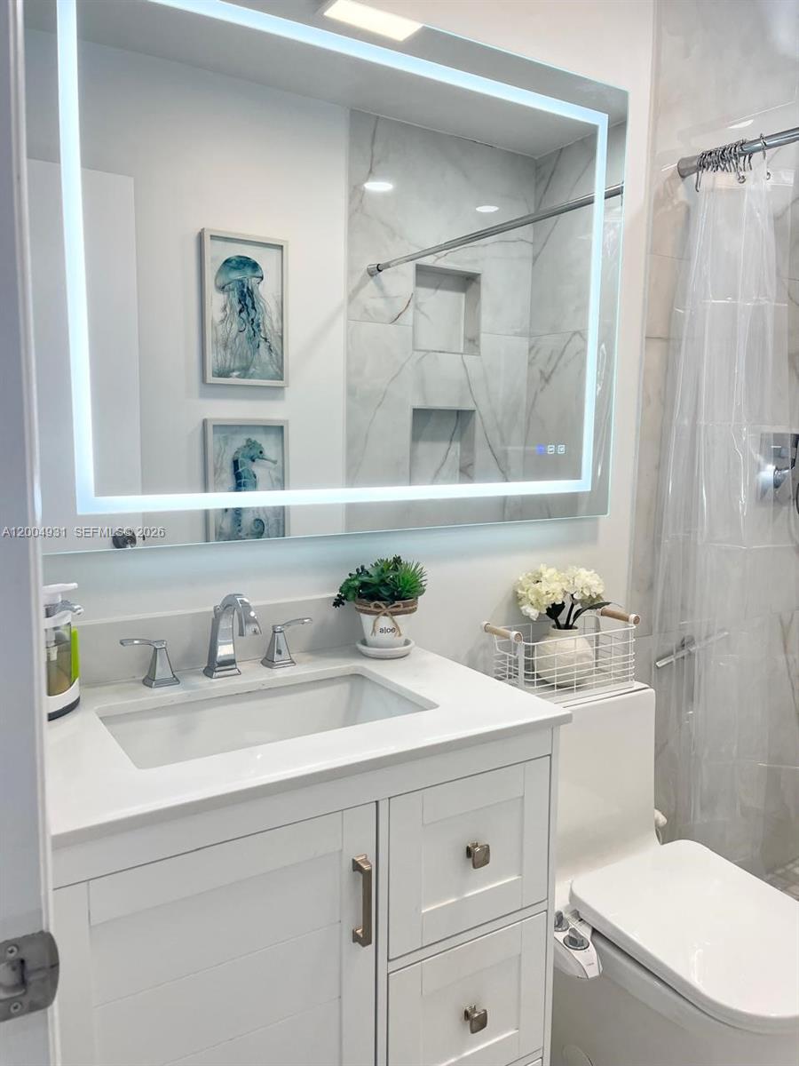 OAKRIDGE S CONDO - Residential