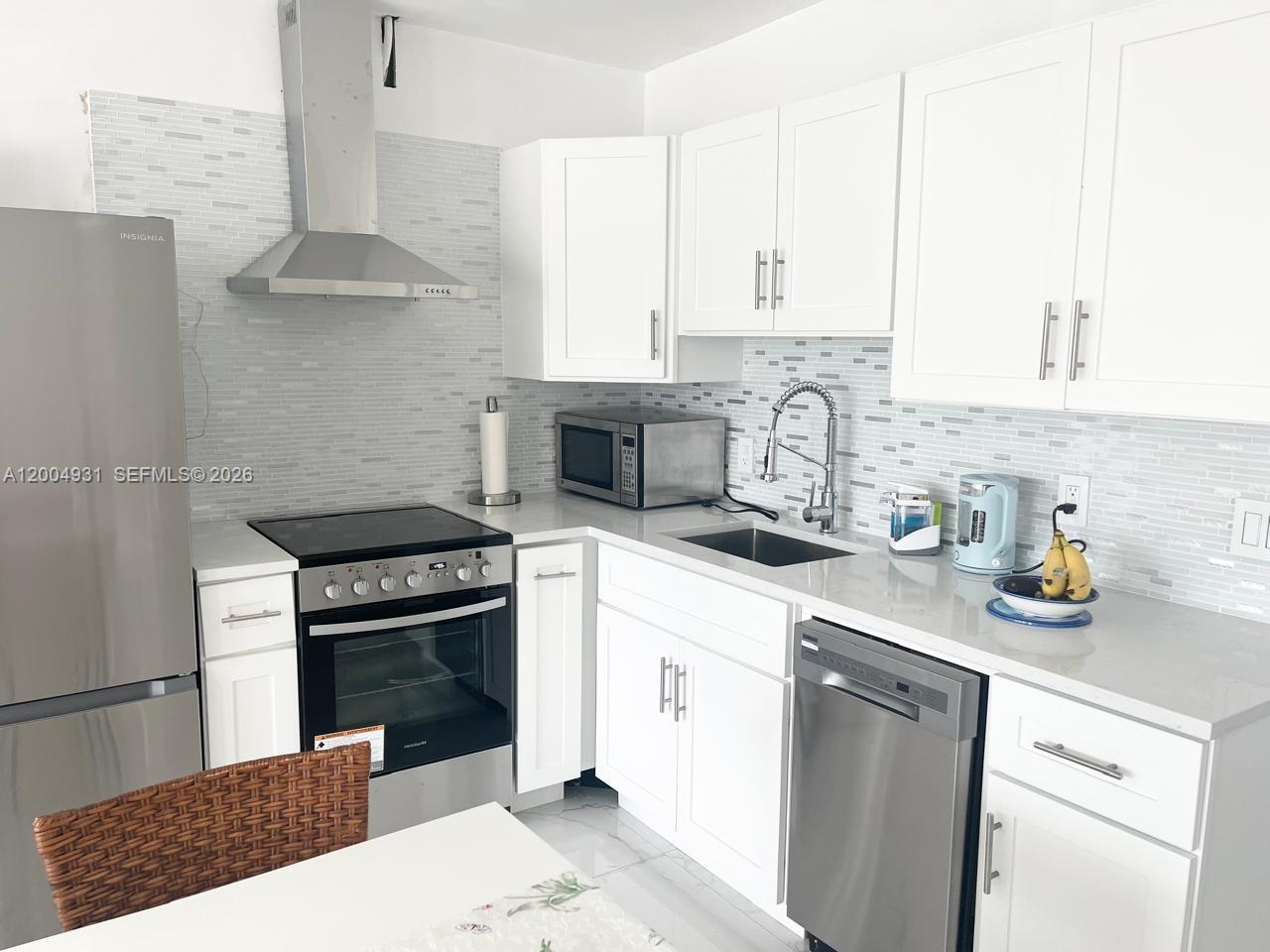 OAKRIDGE S CONDO - Residential