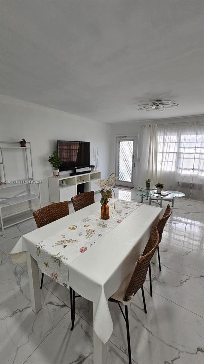 OAKRIDGE S CONDO - Residential