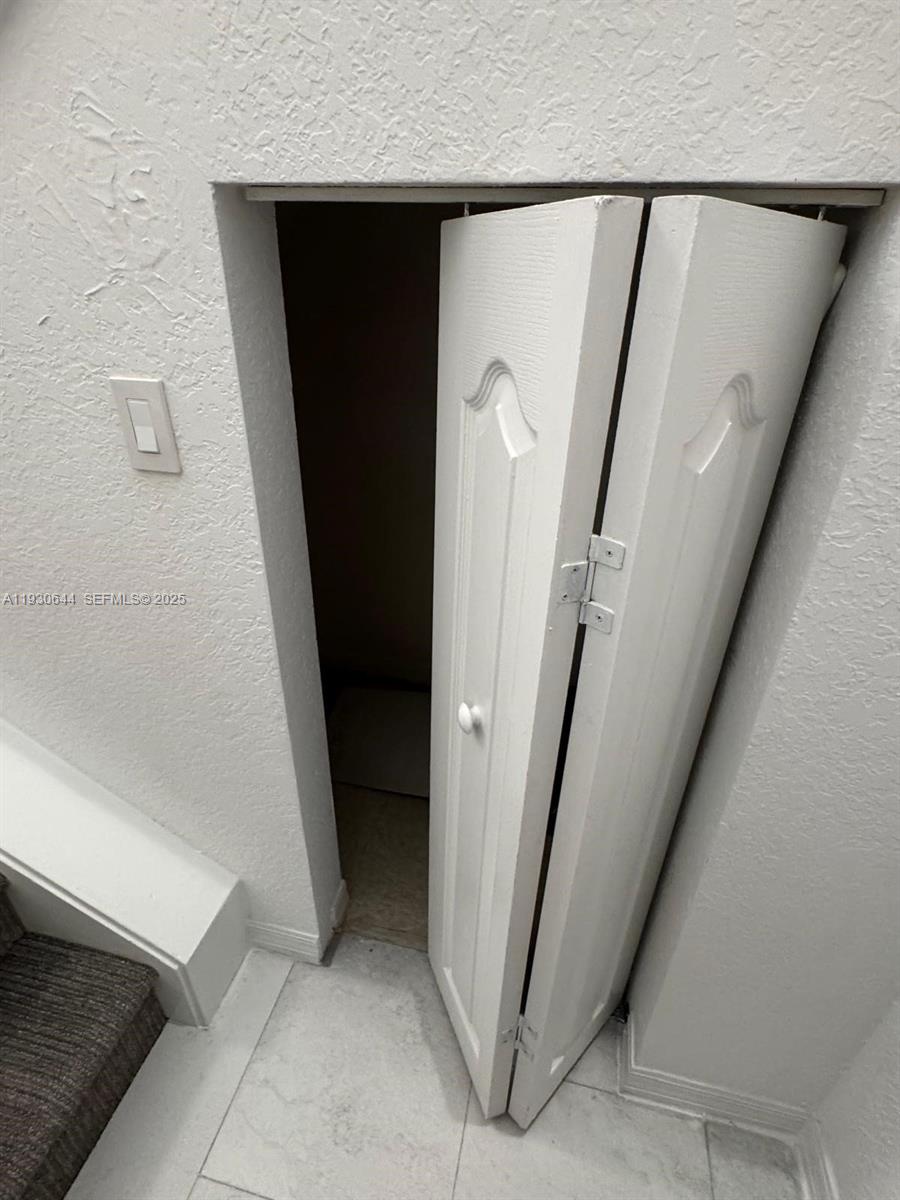 RESIDENCES AT LEGACY PLAC - Residential Lease