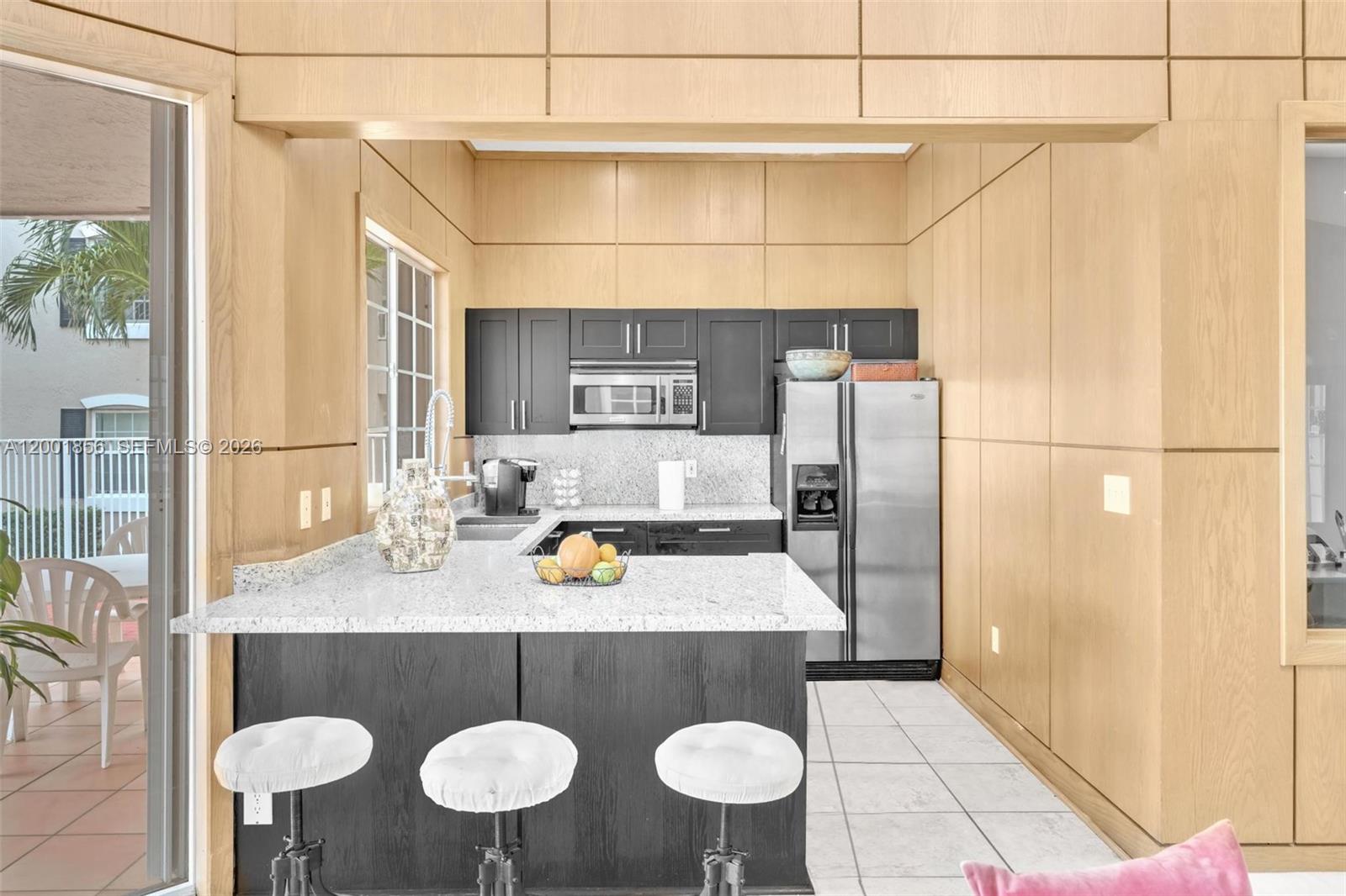 LAKEVIEW CLUB CONDO - Residential Lease