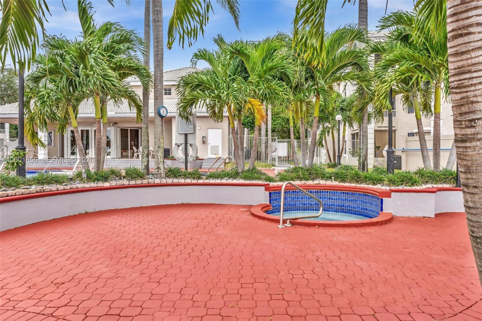 LAKEVIEW CLUB CONDO - Residential Lease