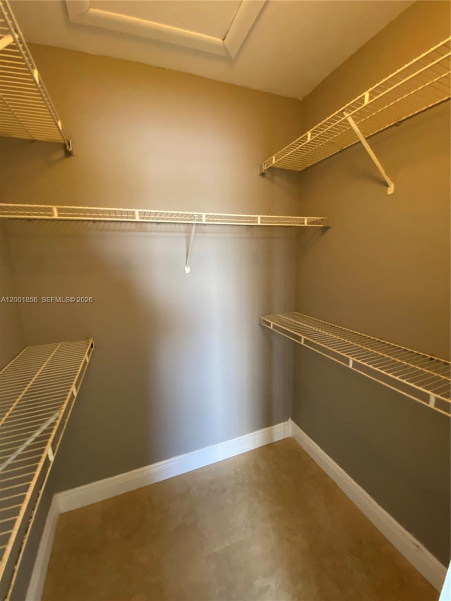 LAKEVIEW CLUB CONDO - Residential Lease