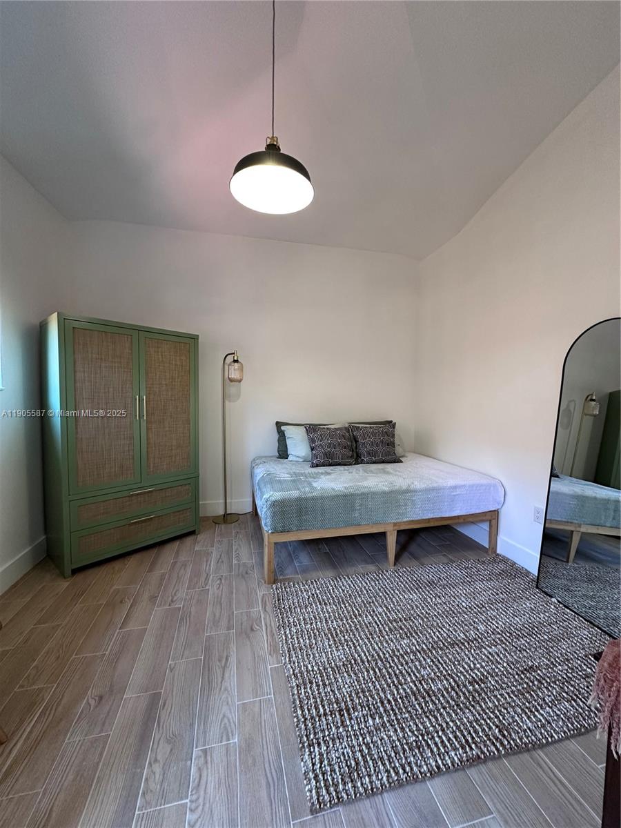 EDISON HEIGHTS SEC D - Residential Lease