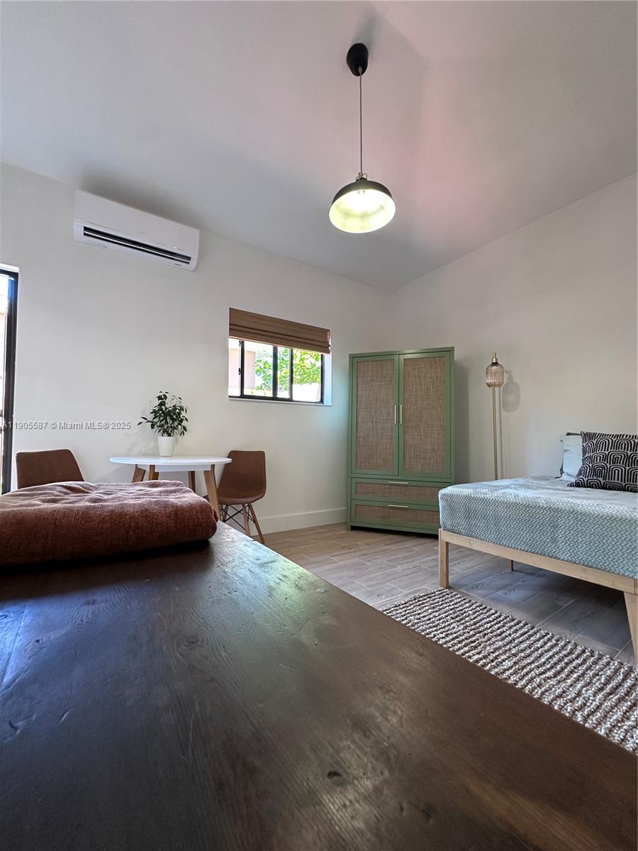 EDISON HEIGHTS SEC D - Residential Lease